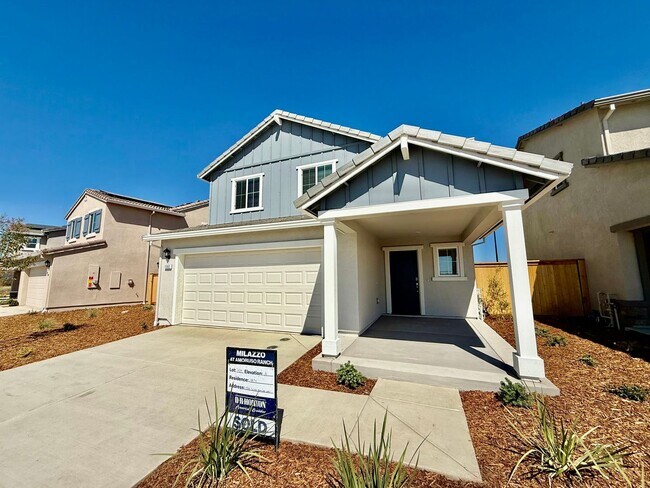 Building Photo - New home available now