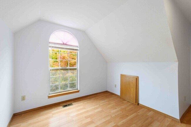 Building Photo - 12323 SW Millview Ct