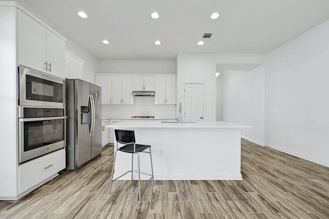 Building Photo - 6725 Denia Dr