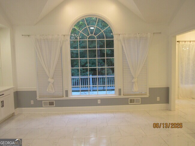 Building Photo - 115 Sutton Ct