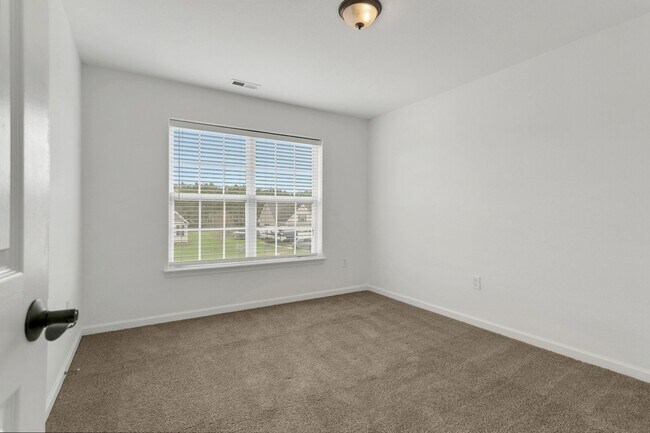 Building Photo - Shingle Landing 4 bedroom; 2,5 bath PET FRIENDLY Custom Home, Moyock NC