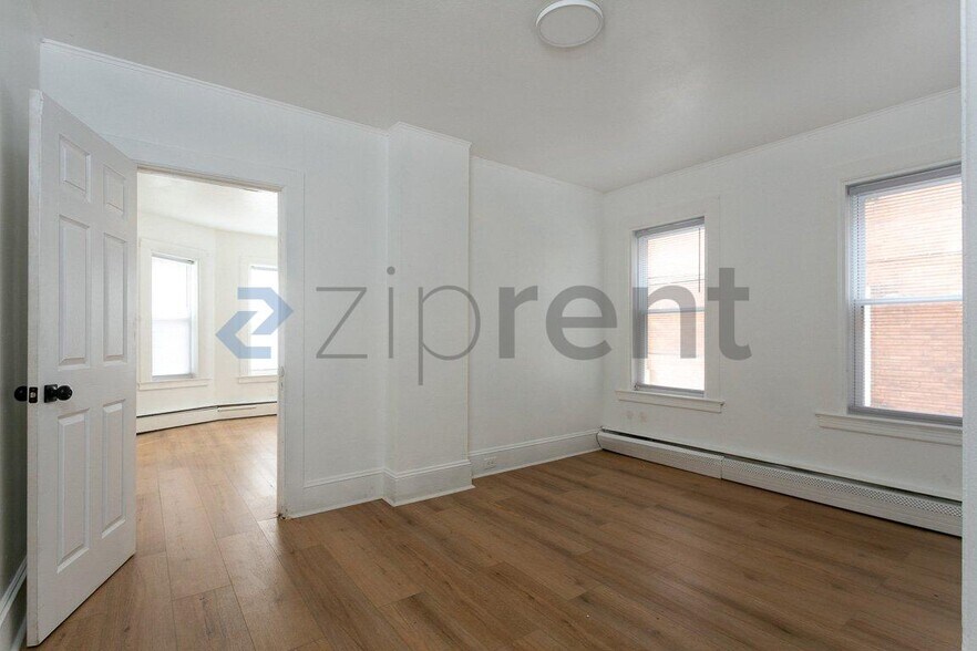 Building Photo - Unit 1L