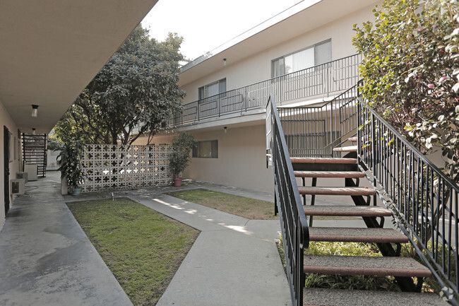 Building Photo - Shalimar Apartments