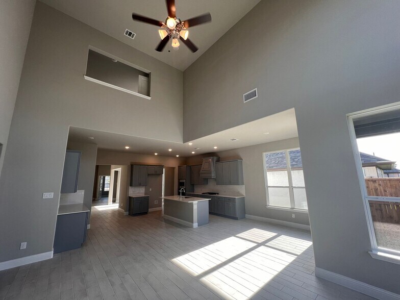 Building Photo - 500 Hoot Owl Hl