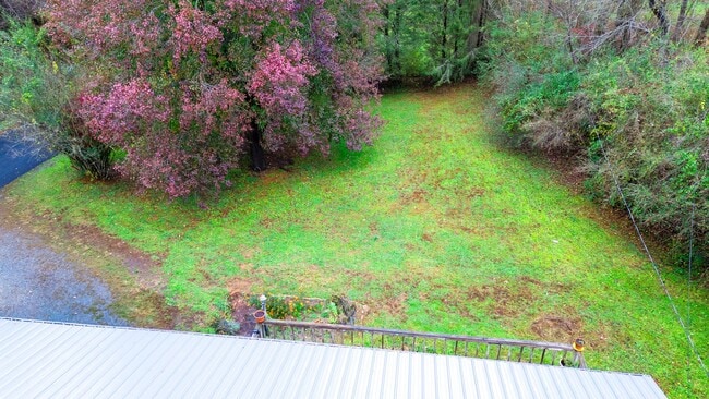 Building Photo - Great 2 Bedroom House in Dillsboro near th...