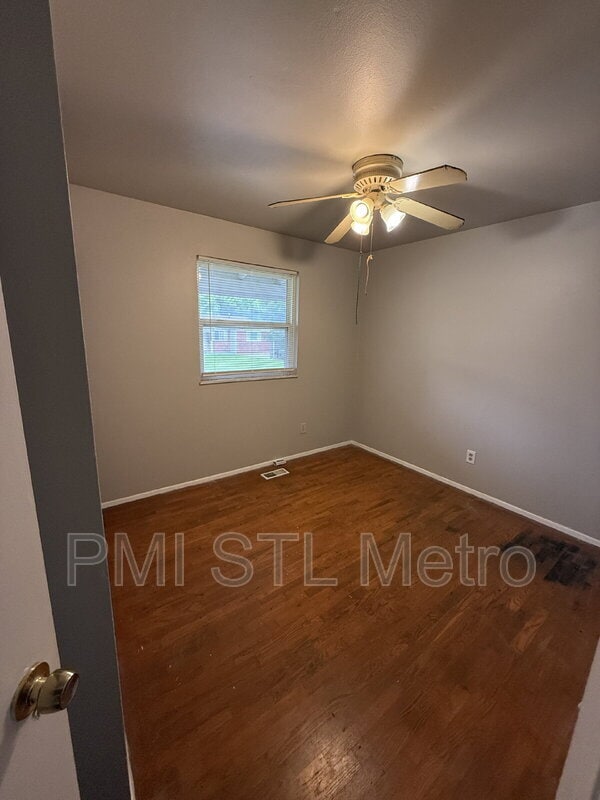 Building Photo - 10435 Castle Dr