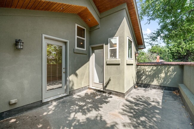 Building Photo - 1275 S Clayton St