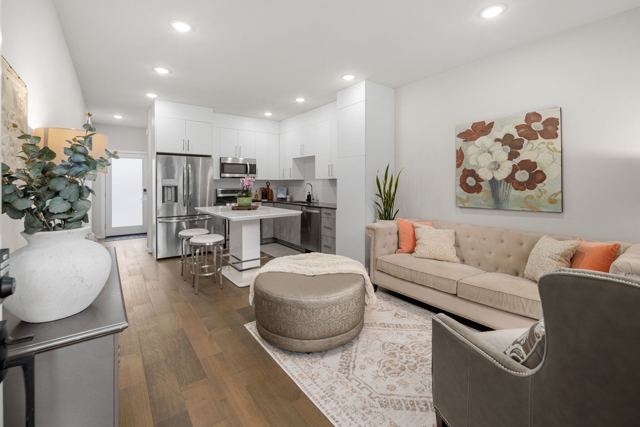 Building Photo - 1816 15th Ave S