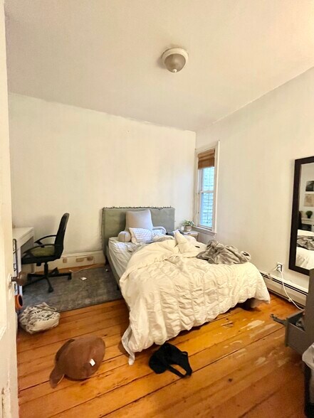 Building Photo - 44 Delle Ave