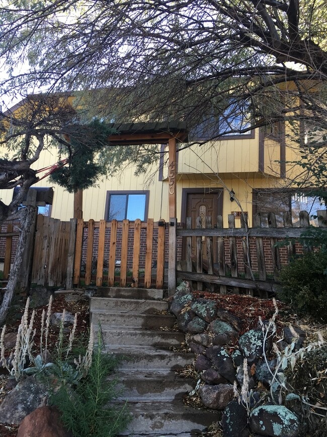 Building Photo - Lovely S. Boulder 5BD House on Open Space - Available June 1st!