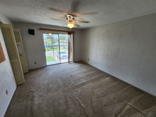 Building Photo - 3423 S Peninsula Dr