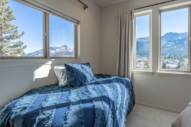 Building Photo - Mountain View Haven