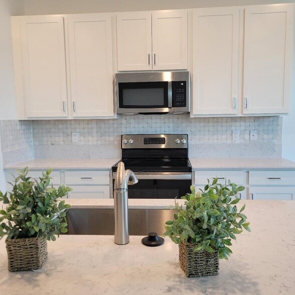 Building Photo - 8978 Zevon Ct