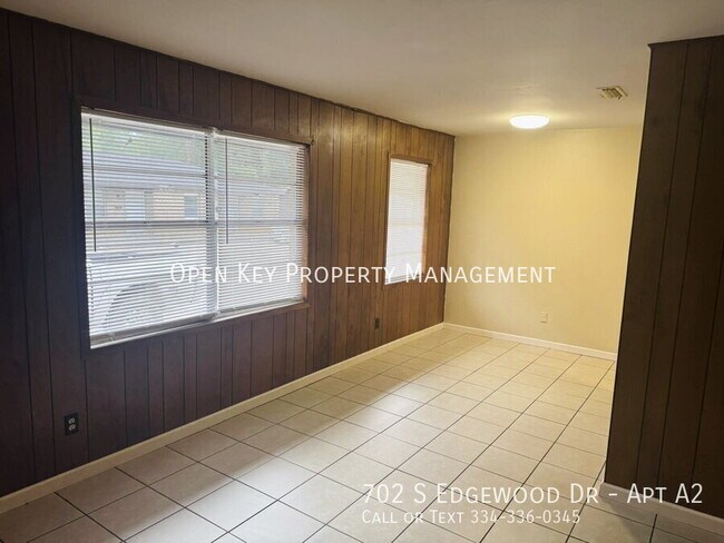 Building Photo - 702 S Edgewood Dr