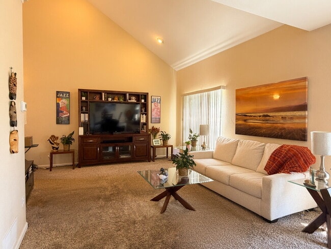 Building Photo - Lakeside 3 Bed/2.5 Bath Townhome in Gateway Community! Quiet, Scenic Living in The Heart Of Denver!