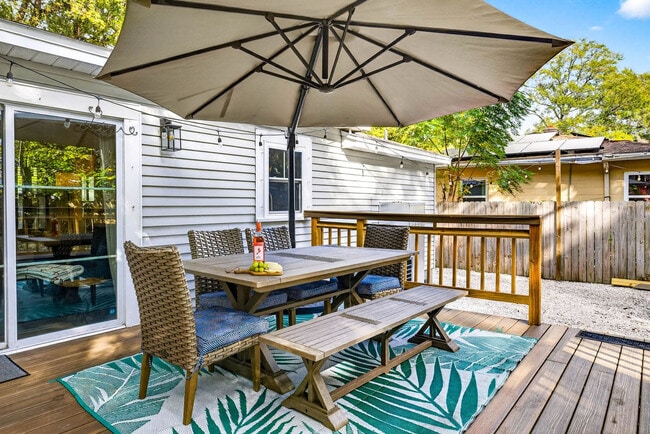 Building Photo - 1317 E Diana St