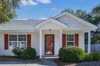 Building Photo - ONE STORY LIVING - MINUTES FROM EVERYTHING