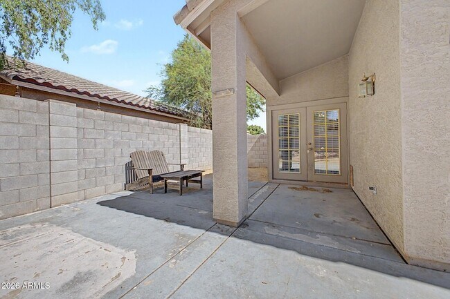 Building Photo - 8868 W Laurel Ln