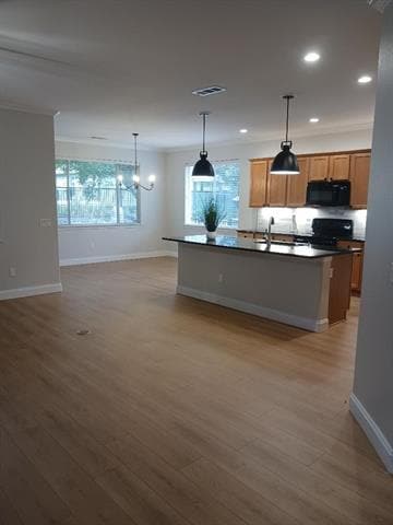 Building Photo - 9701 Teakwood Ave