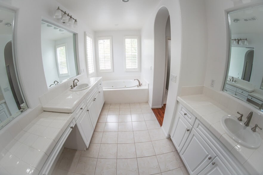 master bathroom - 1882 Shadetree Dr