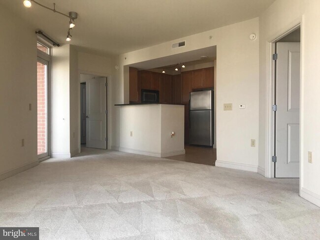 Building Photo - 11760 Sunrise Valley Dr