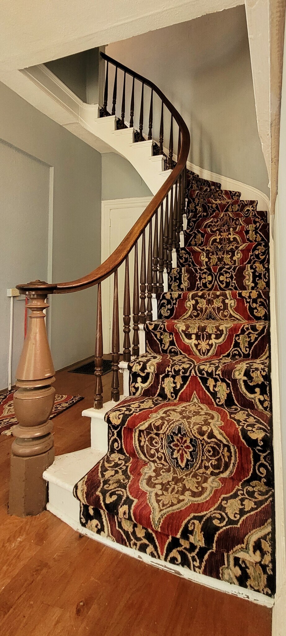 Front Apartment Entrance - 527 W Water St