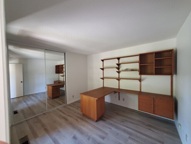 Building Photo - 4 Bedroom 2 Bathroom in Northgate, Walnut Creek!!
