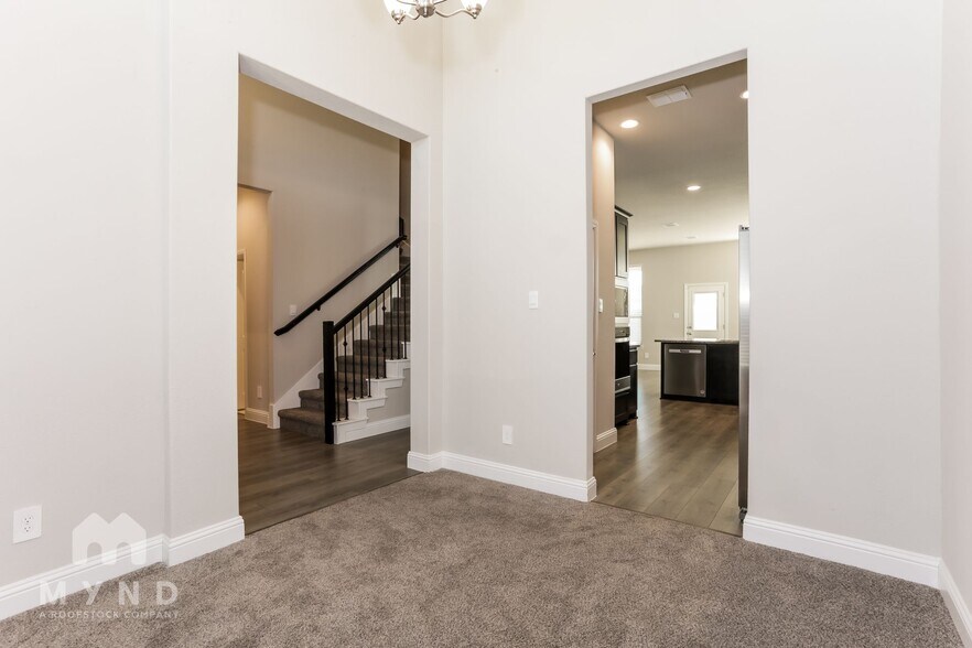 Building Photo - 6002 S 14th St