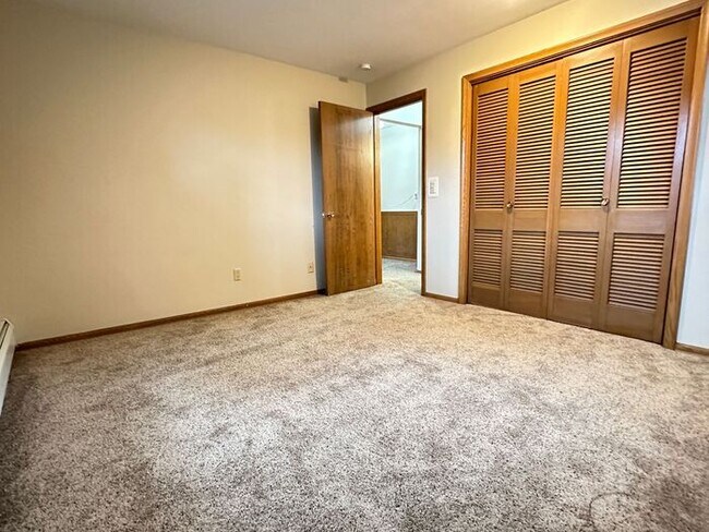 Building Photo - Richfield Ground Level, Window Ac Unit Inc...