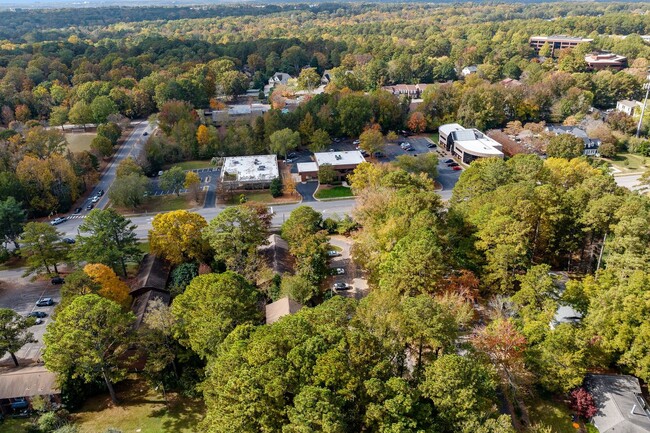 Building Photo - Newly Renovated 2-Bed, 2-Bath Apartment in...