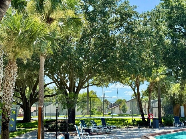 Building Photo - STRATFORD CONVENIENT 1/1 CONDO IN SEMINOLE...
