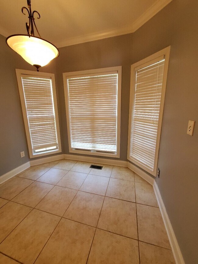 Building Photo - Pet Friendly Four Bedroom In Adams!