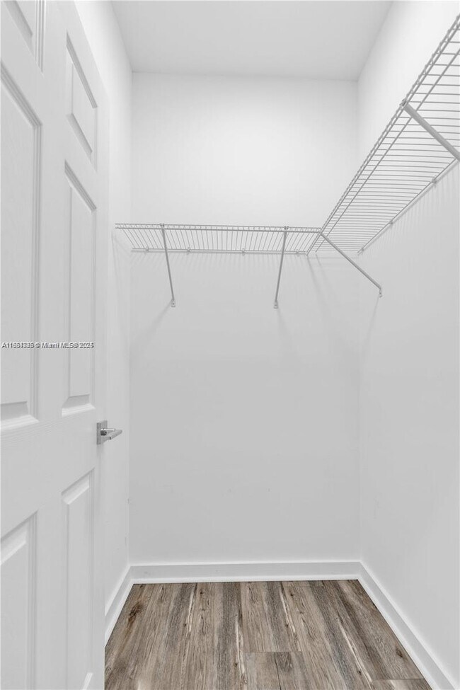 Building Photo - 1350 Crystal Way