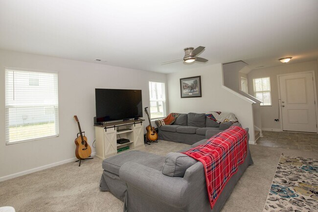 Building Photo - Coming up soon!!!!Centric beautiful proper...