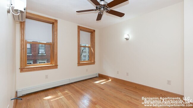 Building Photo - 48 Garden St