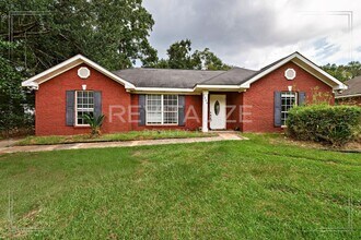 Building Photo - Newly Renovated Brick Home!
