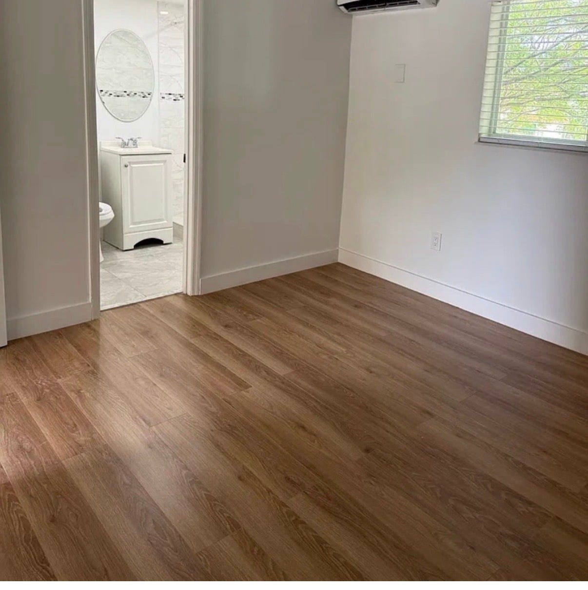 Building Photo - 1014 Salzedo St