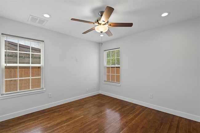 Building Photo - 4607 Ribbecke Ave