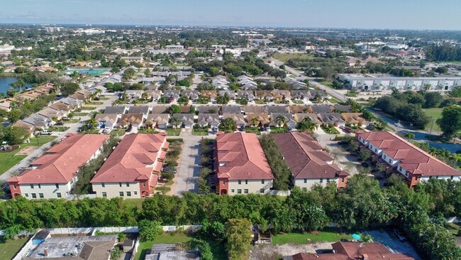 Building Photo - 121 Hemingway Ct