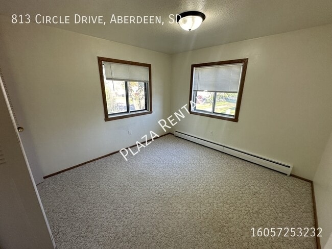 Building Photo - 2104 3rd Ave SE