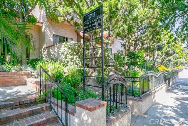 Building Photo - 1711 Grismer Ave