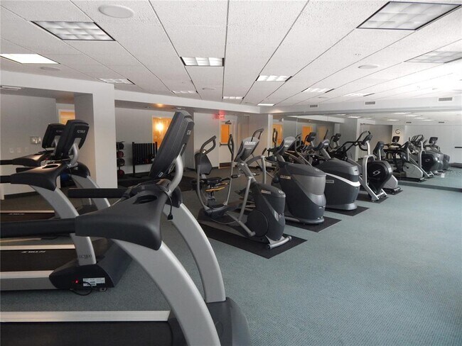 Building Photo - 322 E Central Blvd