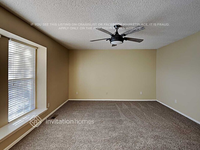 Building Photo - 21501 E Aberdeen Dr