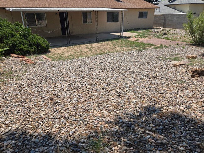Building Photo - 11317 Baja Dr NE
