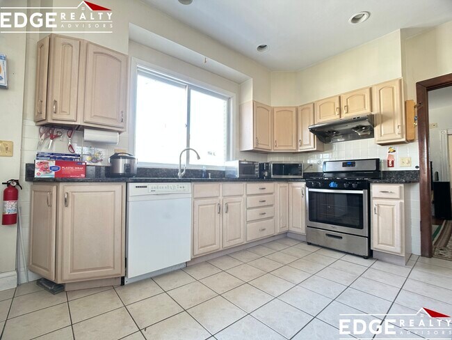 Primary Photo - 287 Market St