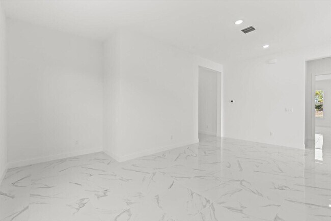 Building Photo - 10264 Field Flower Trl