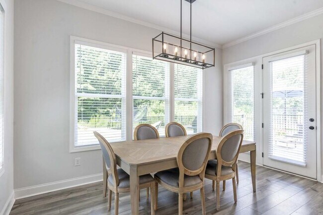 Building Photo - 2595 Whistler Wy NE