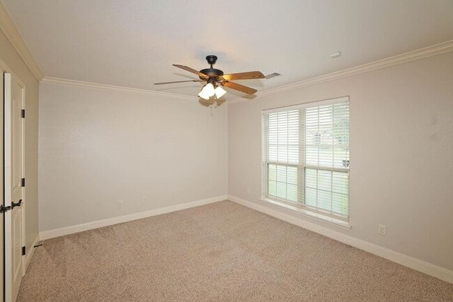 Building Photo - 8108 Knoxville Dr