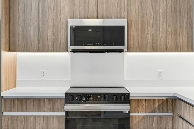 Building Photo - 1500 Rycroft St