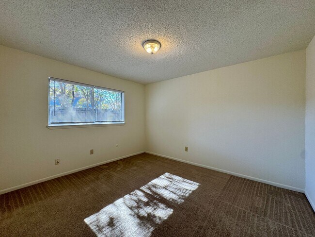 Building Photo - Duplex